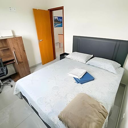 202- Apartamento De 2 Quartos Para Ate 5 Hospedes Patos de Minas Exterior foto